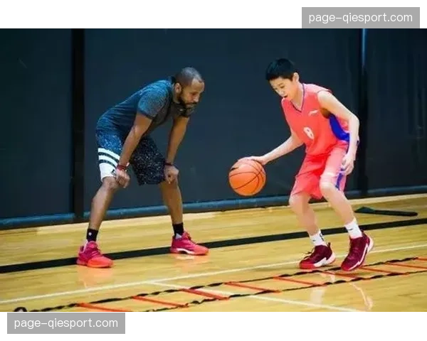 NBA关怀行动在休斯顿举办青少年篮球训练营